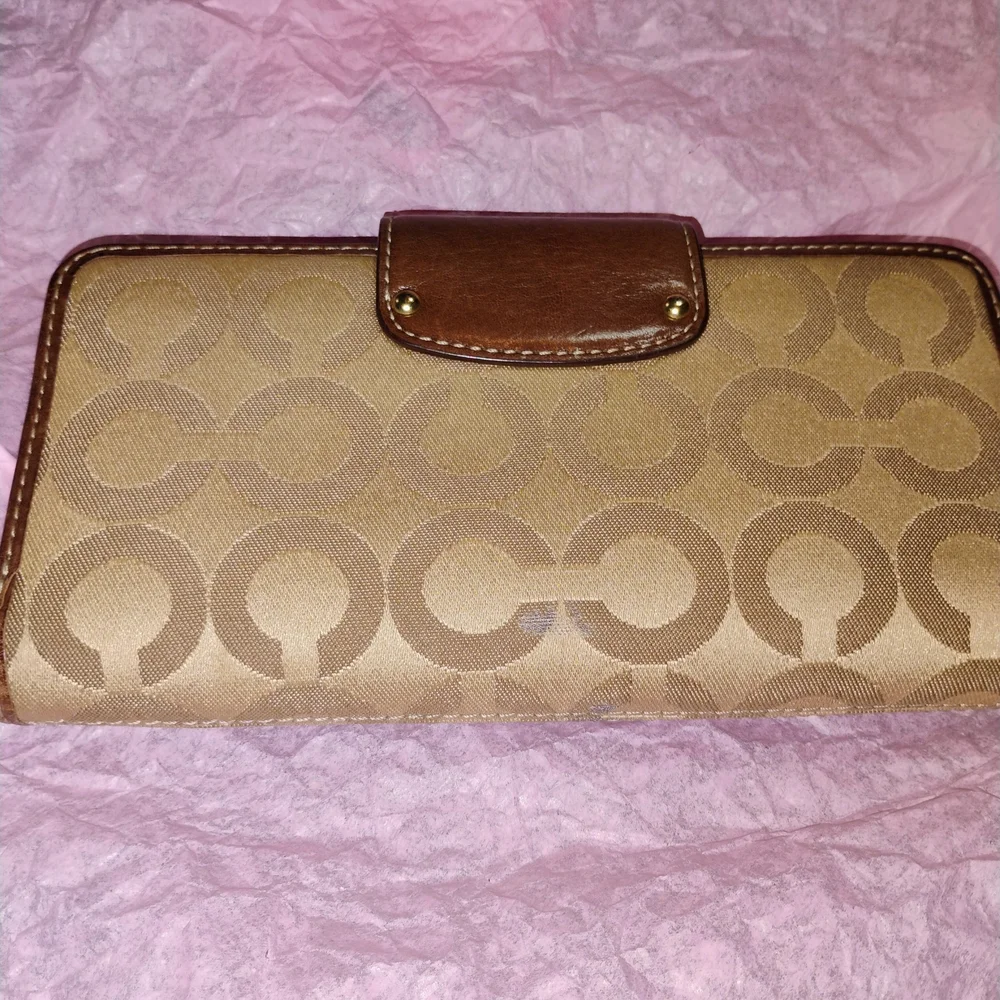 Vintage Coach Signature Brown and Tan Long Wallet - Picture 4 of 6